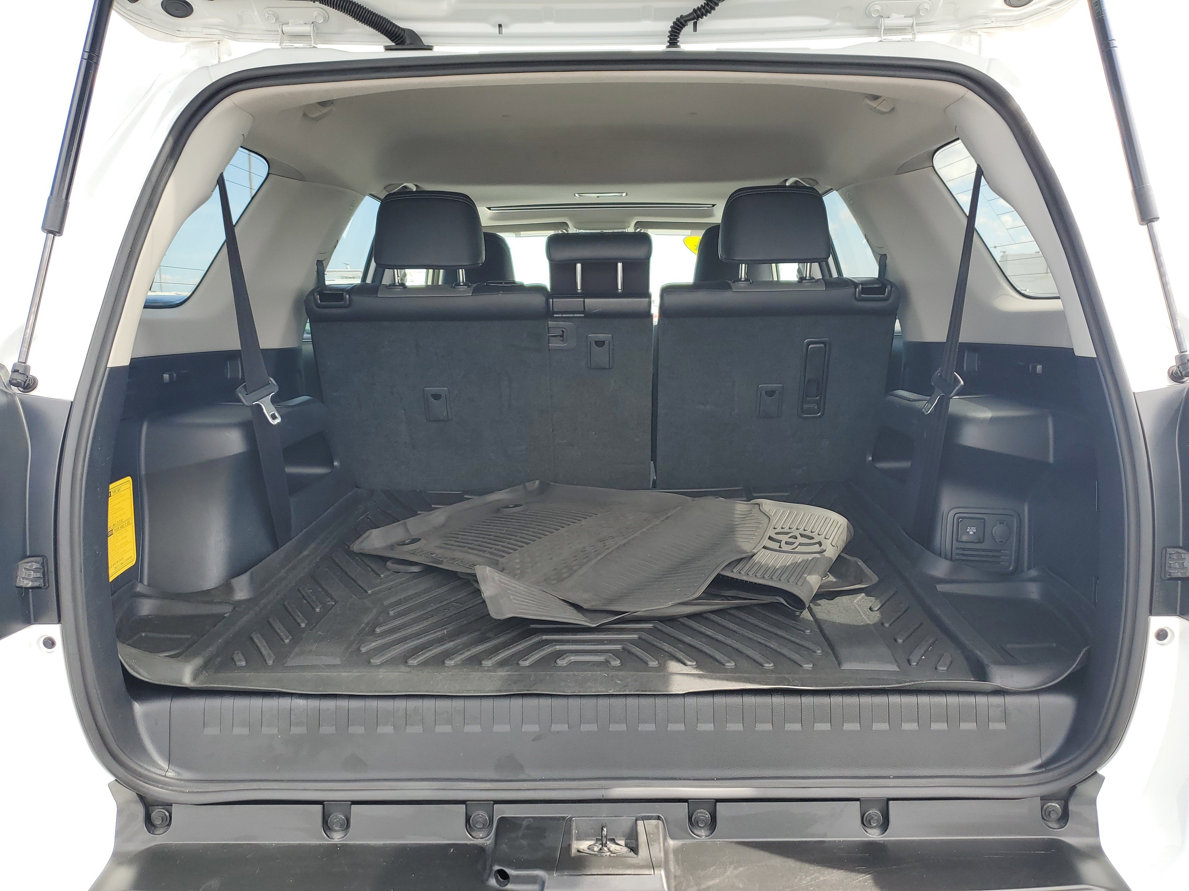 Used 2024 Ice Toyota SR5 Premium image 9