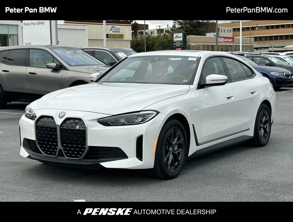 2023 BMW i4 eDrive35's photo