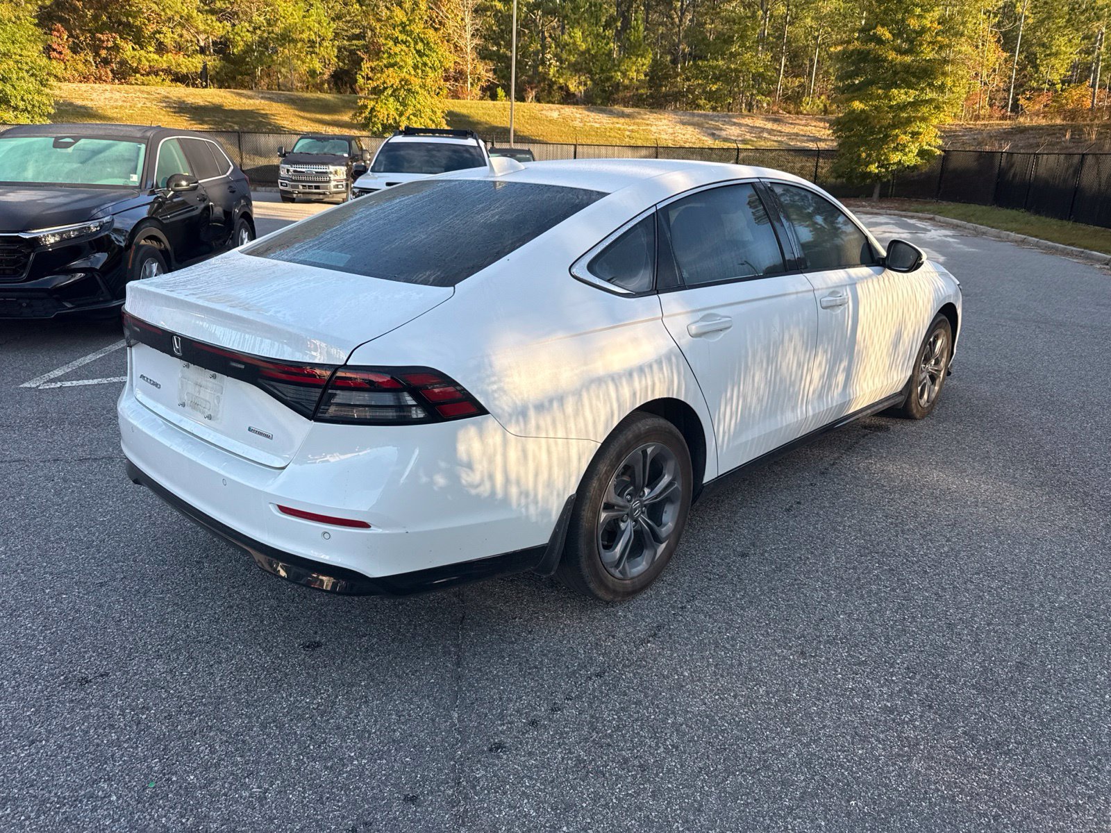 Used 2025 White Honda EX-L image 2