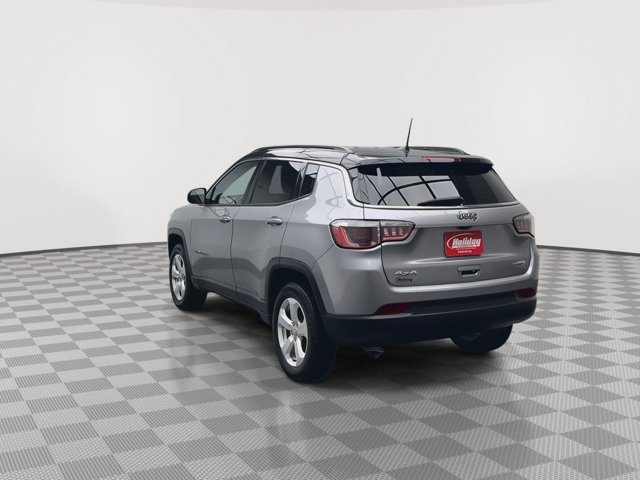 Used 2020 Billet Silver Metallic Clearcoat Jeep Latitude image 33