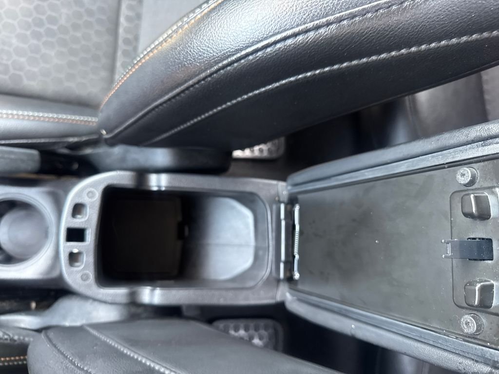 Used 2020 Green Jeep Latitude image 27