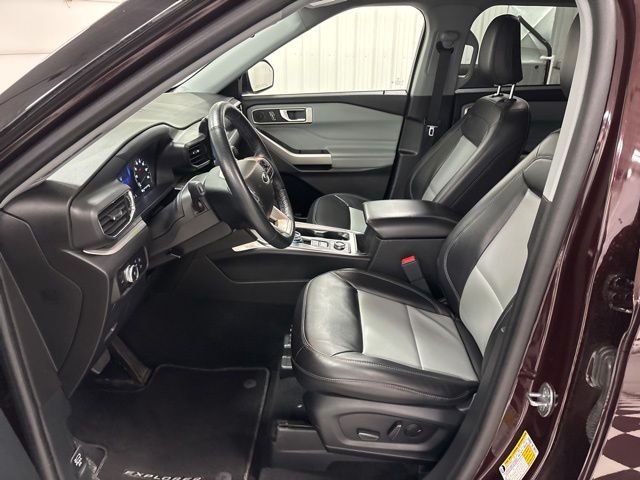 Used 2023 Red Ford XLT image 6