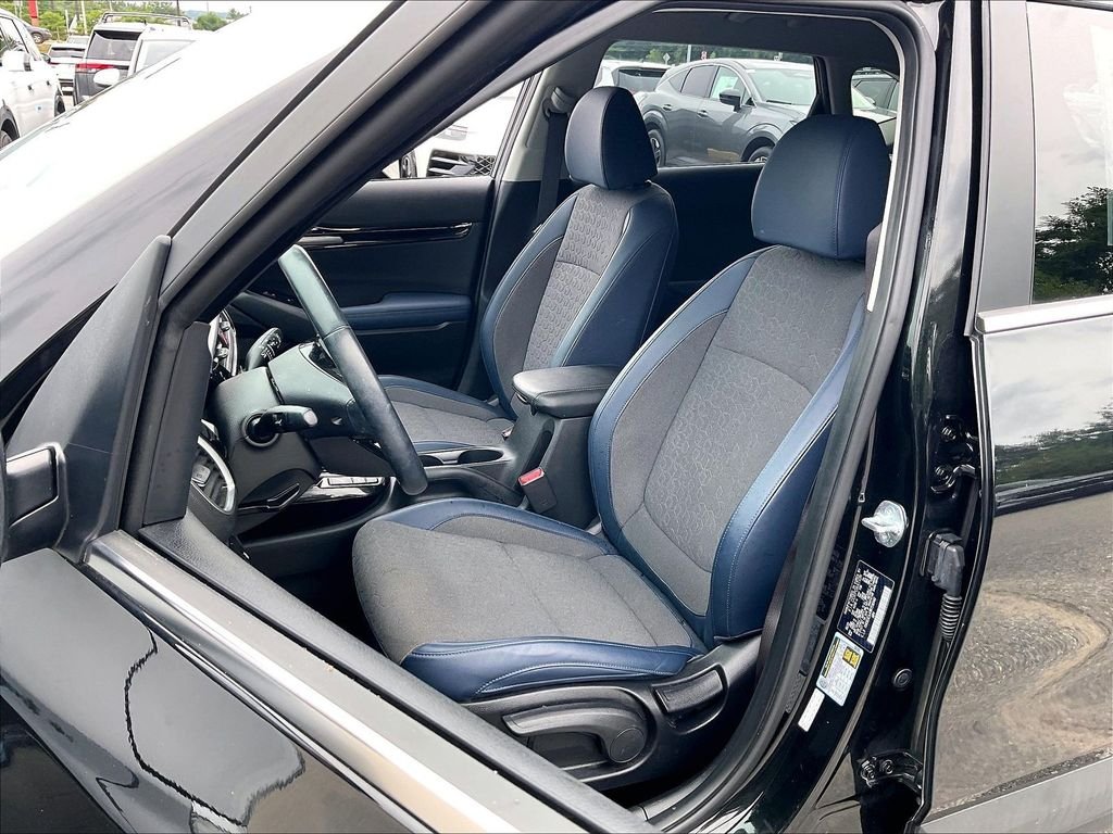Used 2024 Fusion Black Kia S image 9