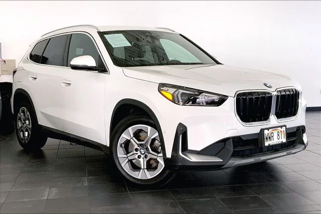 Certified Used 2023 Alpine White BMW xDrive28i image 2