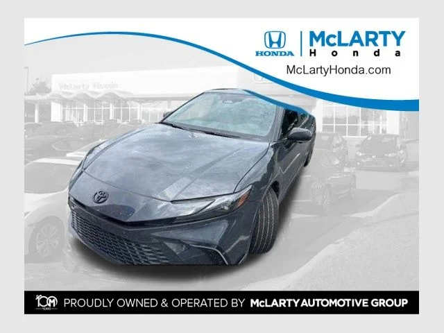 2025 Toyota Camry XSE Hybrid's photo