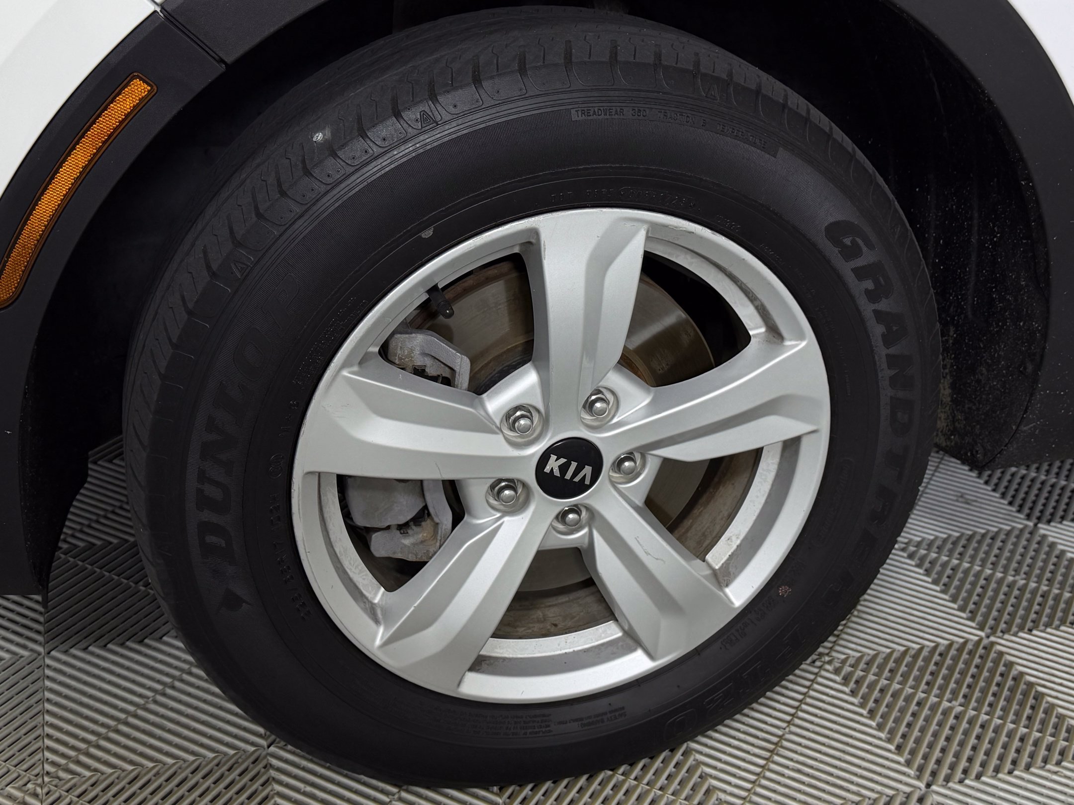 Used 2021 Glacial White Pearl Kia LX image 4