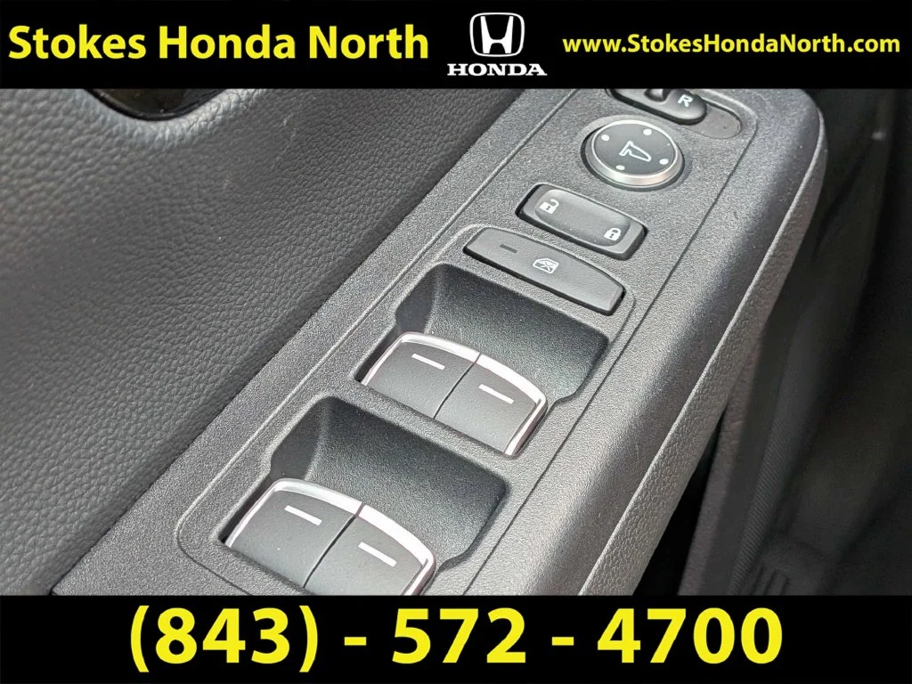 Used 2025 Black Honda EX-L image 28