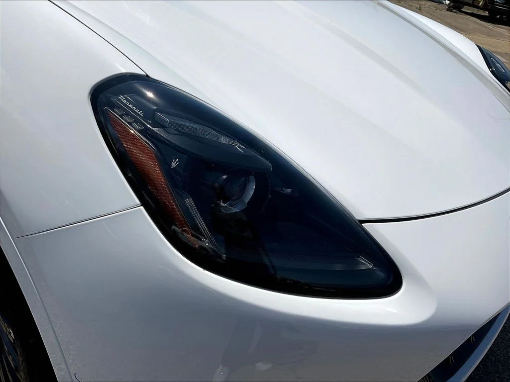 Used 2023 Bianco Maserati Modena image 31