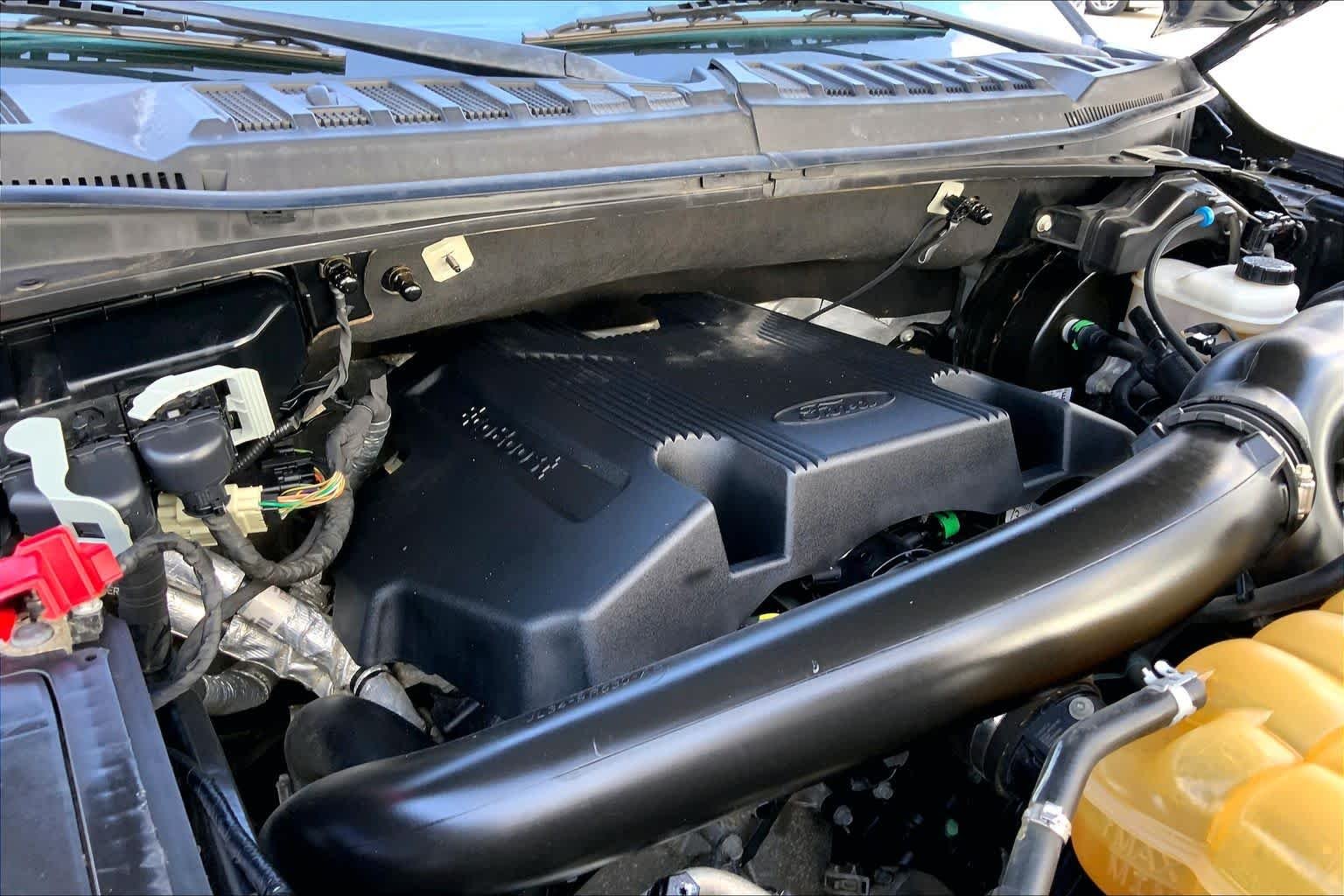 Used 2020 Agate Black Ford LARIAT image 32
