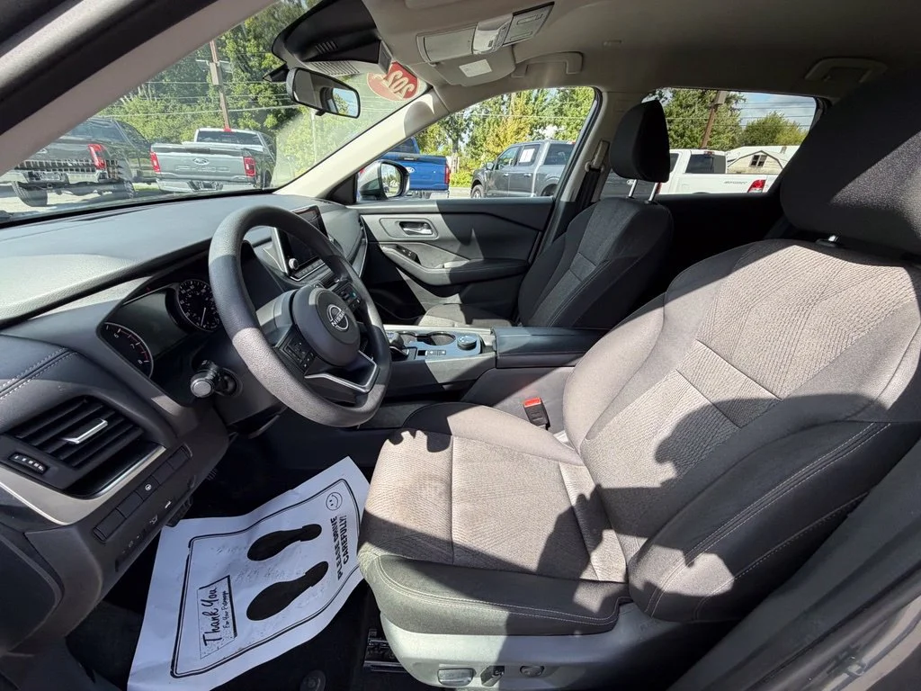 Used 2024 Gray Nissan SV image 10