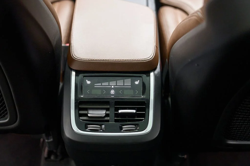 Certified Used 2023 Bright Dusk Volvo Ultimate image 27