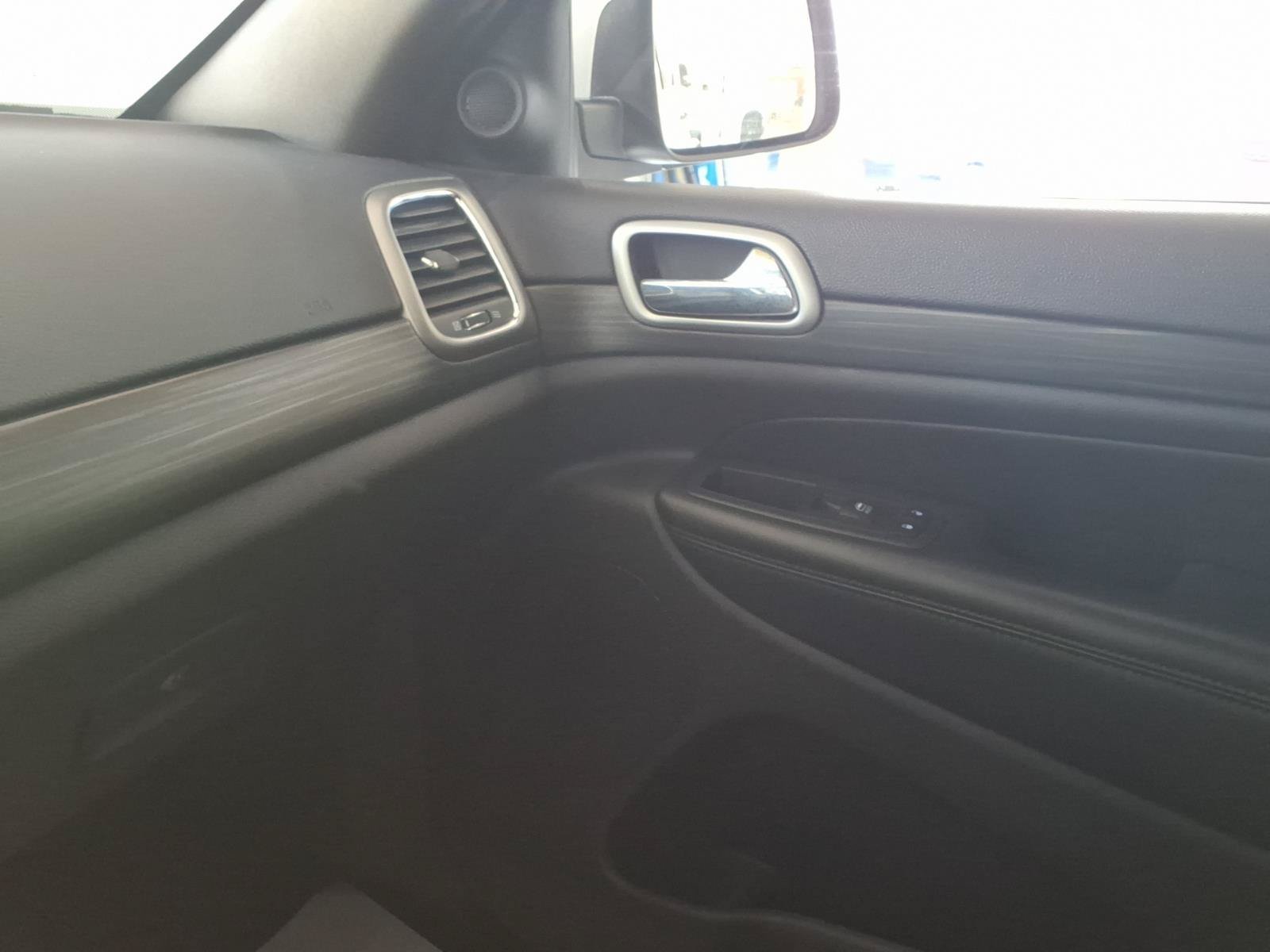 2019 Jeep Grand Cherokee Altitude - Photo 23