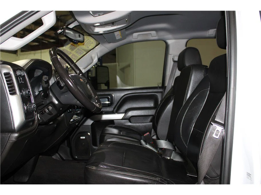 Used 2018 Summit White Chevrolet LTZ image 12