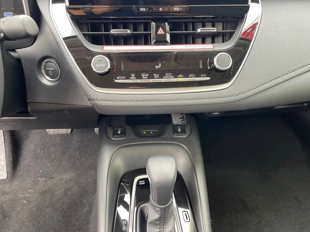 2026 Toyota Corolla XLE - Photo 19