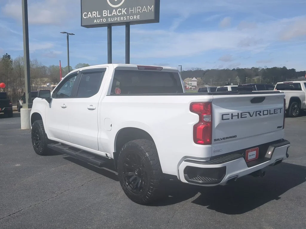 Used 2022 Summit White Chevrolet RST image 7