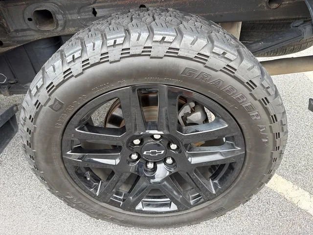 Used 2021 SATIN STEEL METALLIC Chevrolet Custom Trail Boss image 19