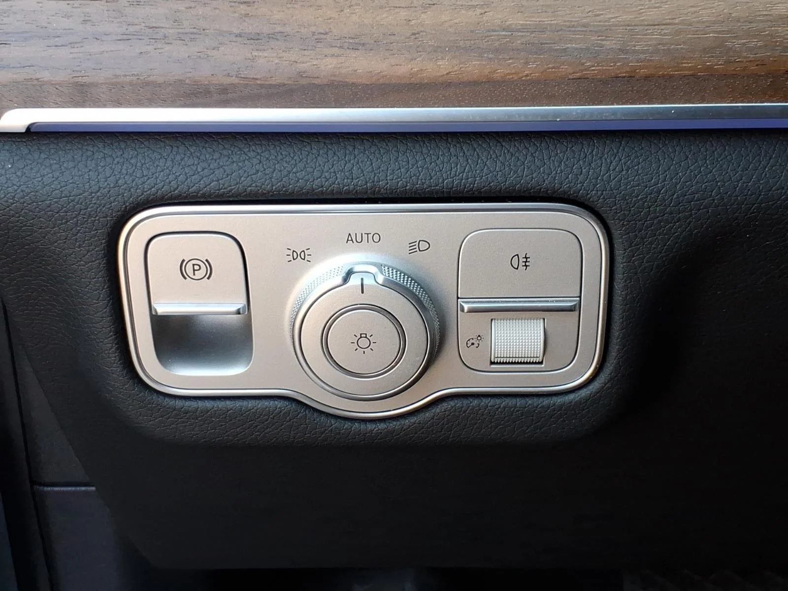 Certified Used 2025 Cirrus Silver Metallic Mercedes-Benz GLE 350 image 17
