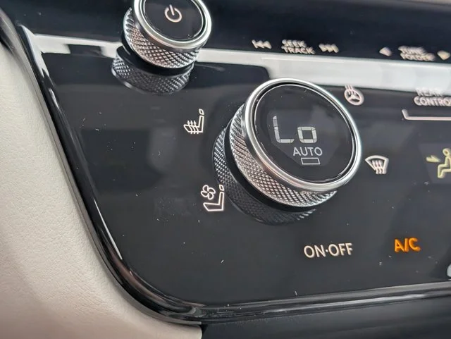 New 2027 HARBOR GRAY INFINITI LUXE image 15
