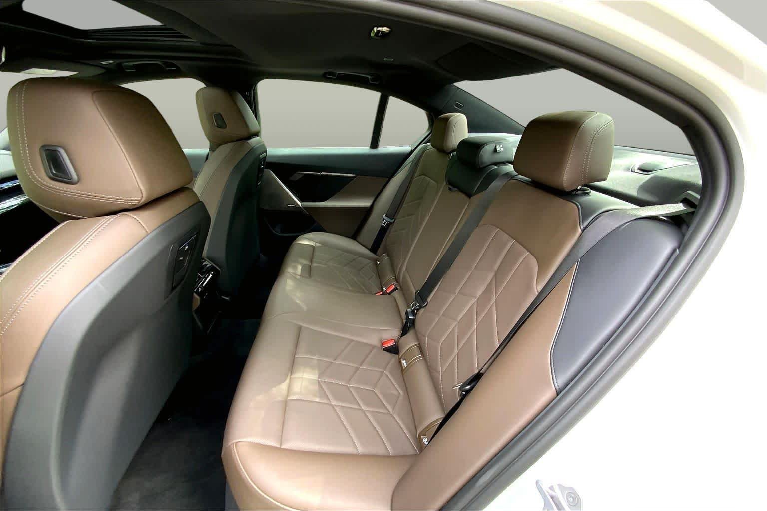 Used 2026 Mineral White Metallic BMW 530i xDrive image 20