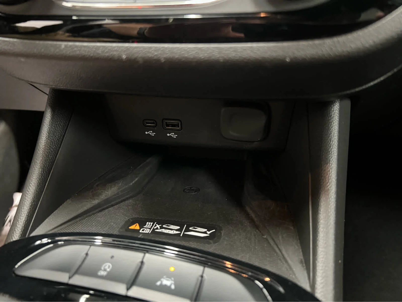 Used 2024 Ebony Twilight Metallic Buick Sport Touring image 25