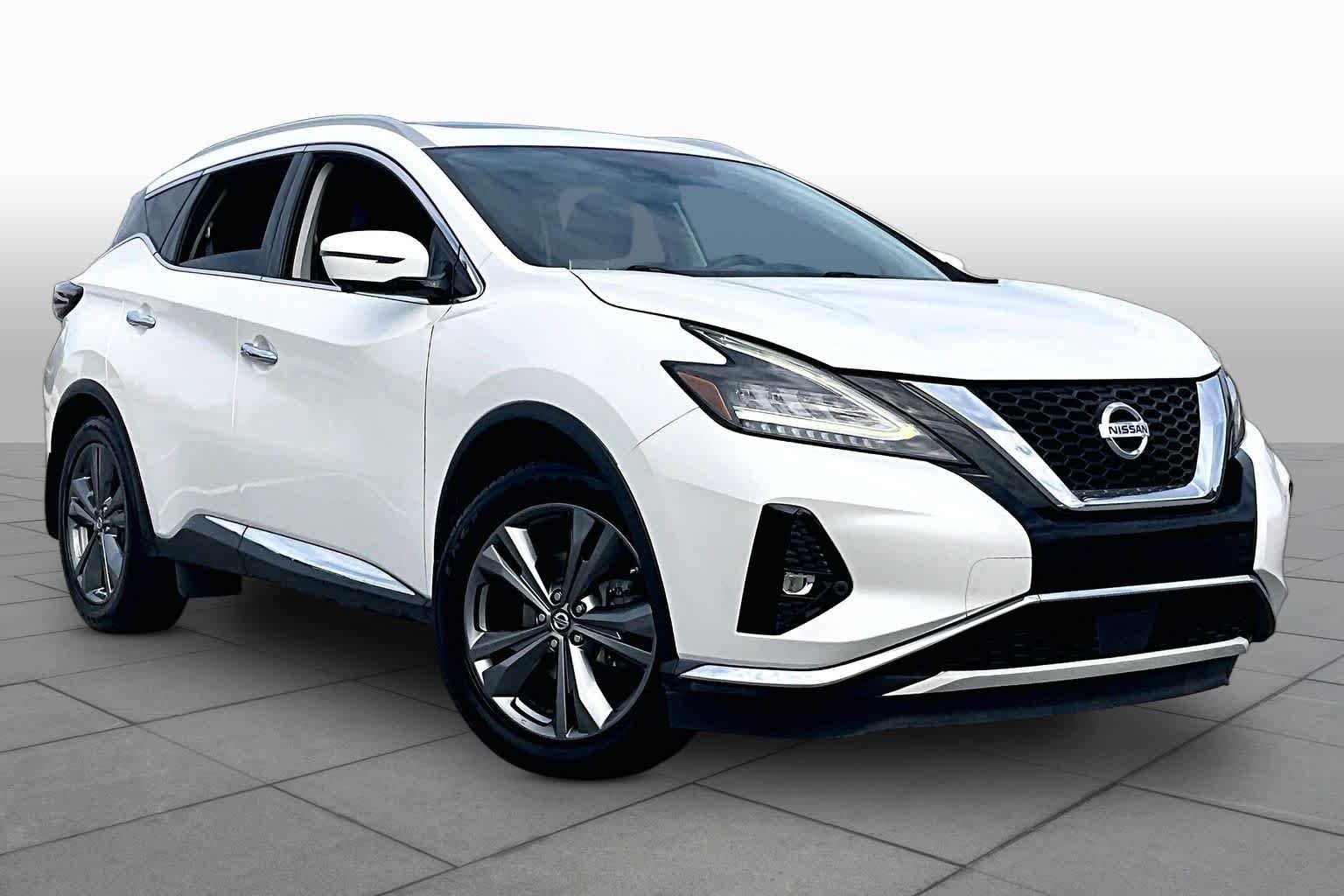 Used 2019 Pearl White Tricoat Nissan Platinum image 3