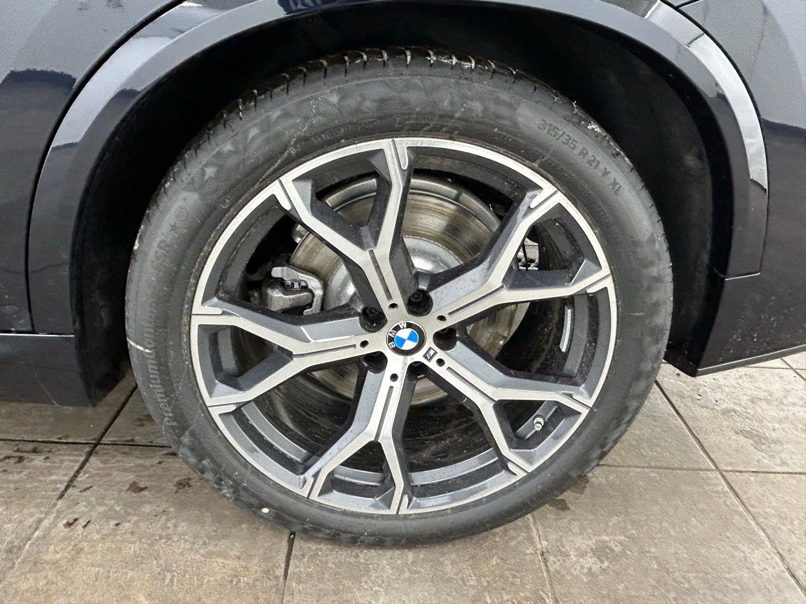 New 2026 Carbon Black Metallic BMW xDrive50e image 60