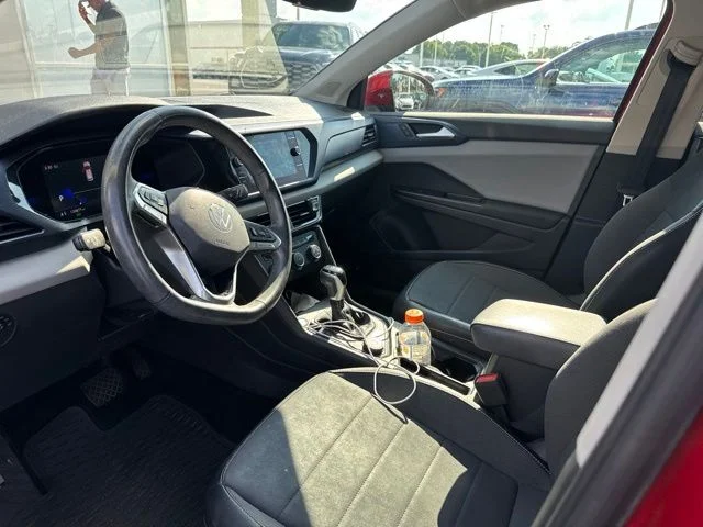 Used 2022 Red Volkswagen 1.5T SE image 4