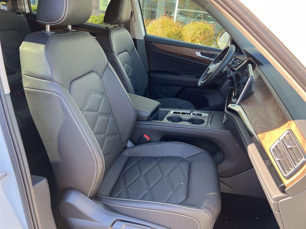 2026 Volkswagen Atlas SE - Photo 30