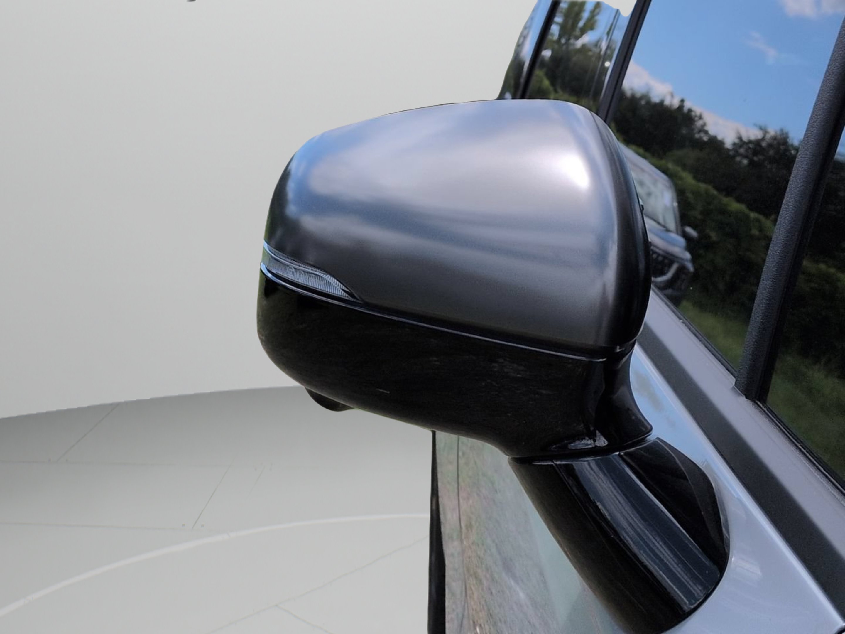 New 2026 Ceramic Silver Kia SX Prestige image 36
