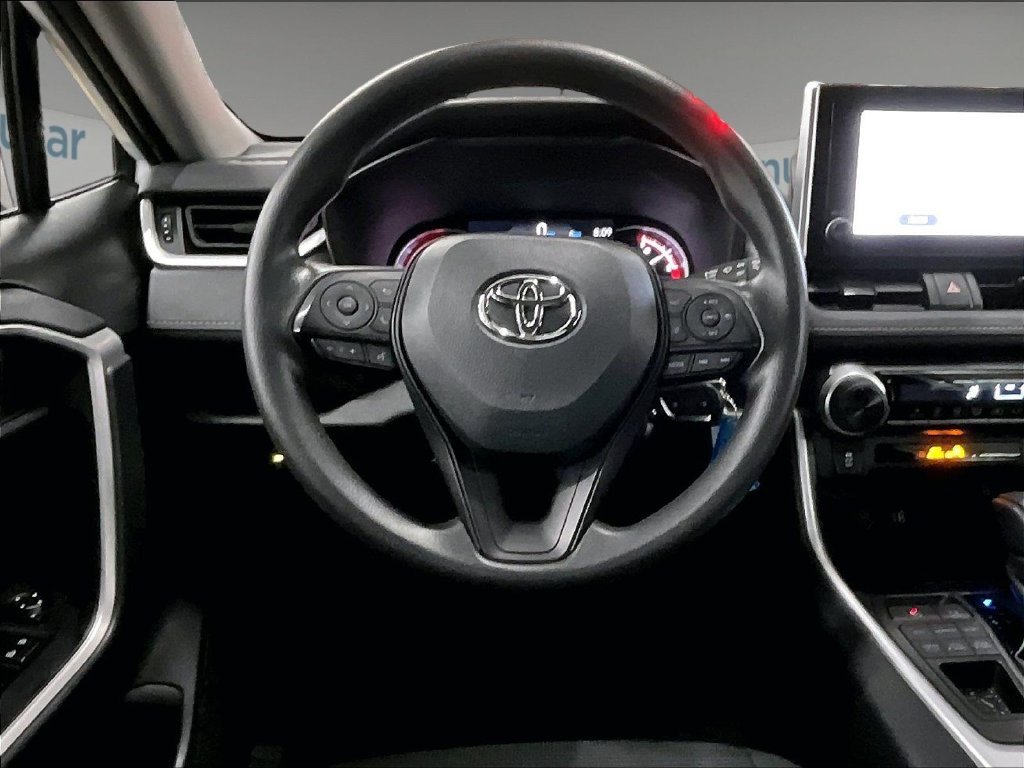Used 2025 Ice Toyota LE image 17