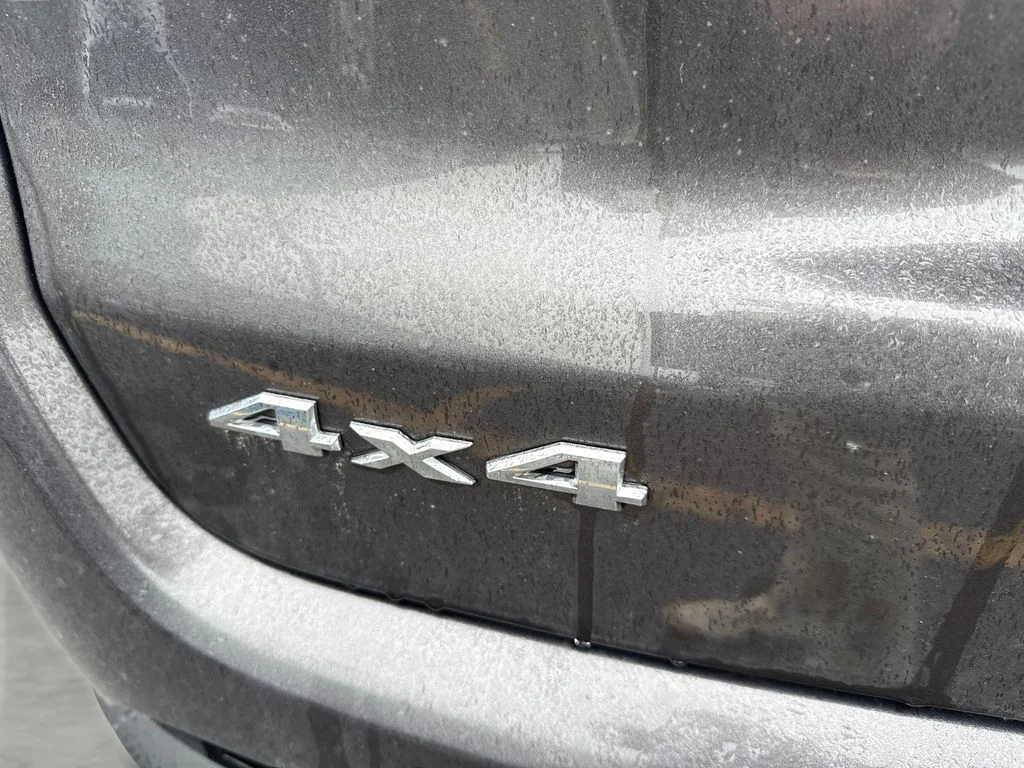 Used 2020 Gray Jeep Latitude image 8