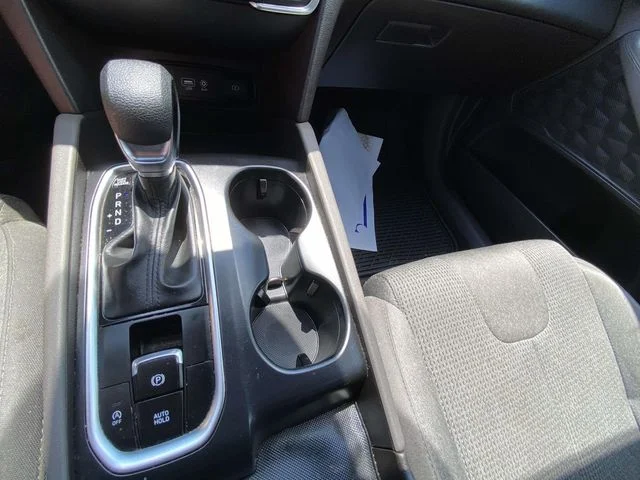 Used 2019 Black Hyundai SE image 19