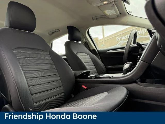 Used 2016 Blue Ford SE image 38