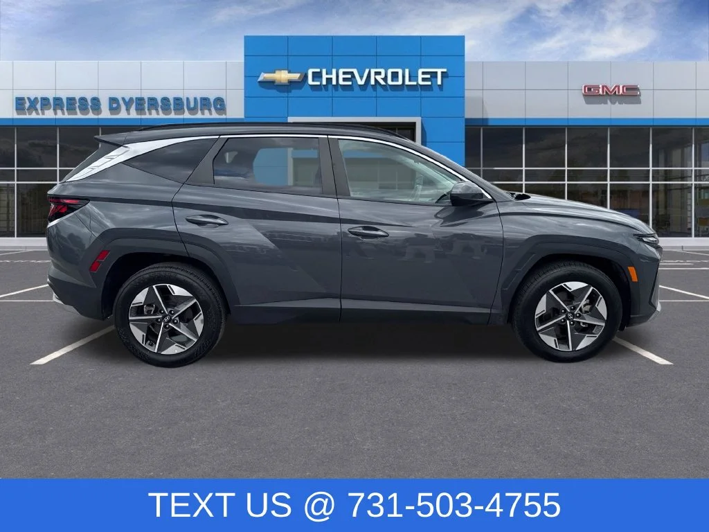 Used 2025 Gray Hyundai SEL image 8