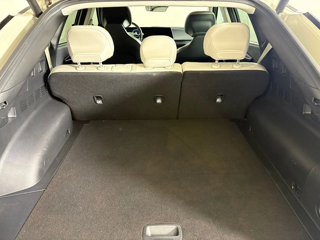 Used 2023 White Kia Wind image 18