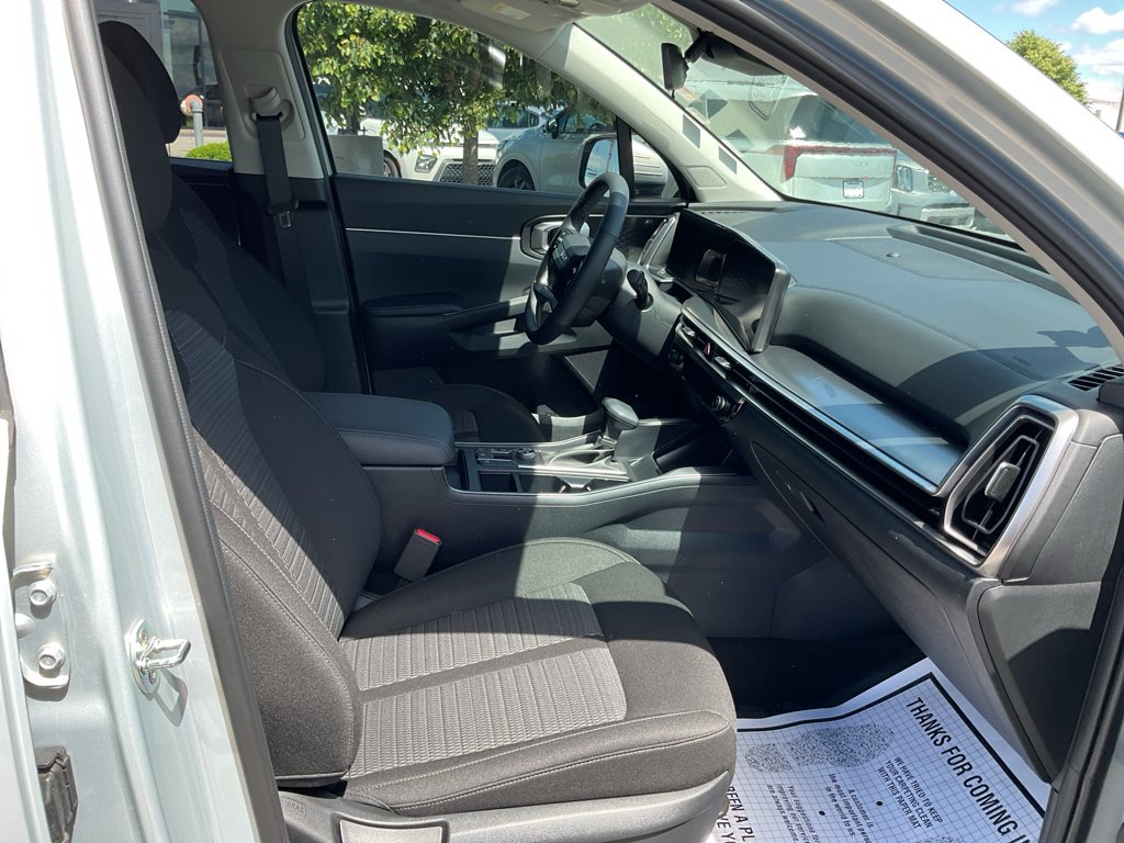 Used 2026 Ivory Silver Kia LX image 11