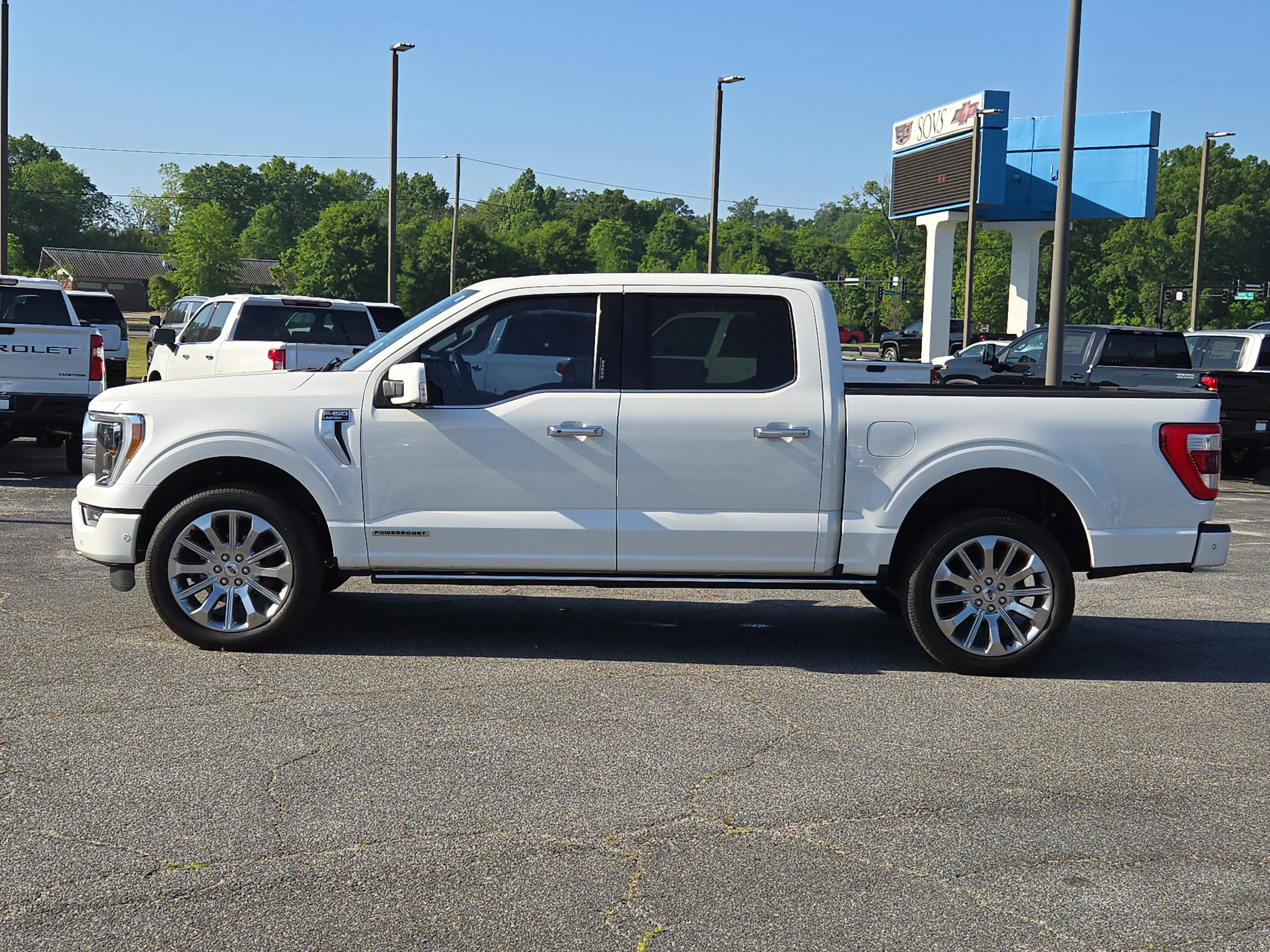 Used 2023 White Ford Limited image 15