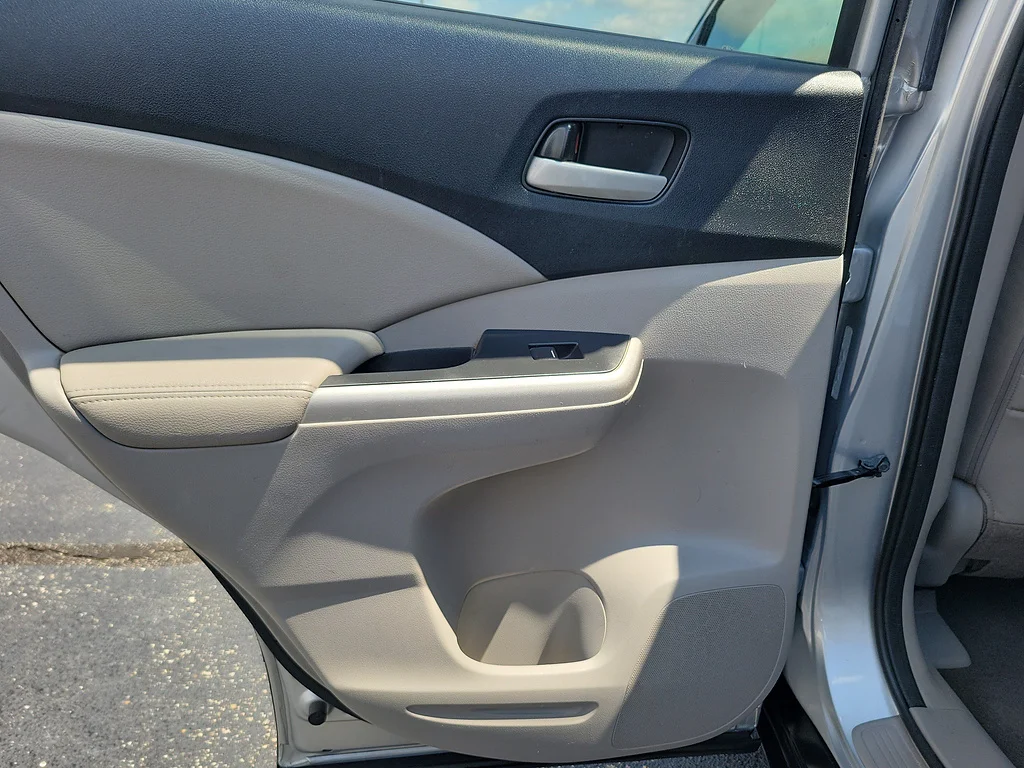 Used 2014 Alabaster Silver Metallic Honda EX-L image 12