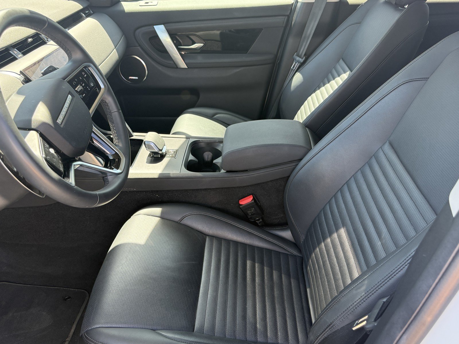 Used 2025 Fuji White Land Rover S image 9