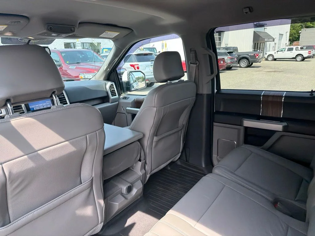 Used 2016 White Ford Lariat image 23
