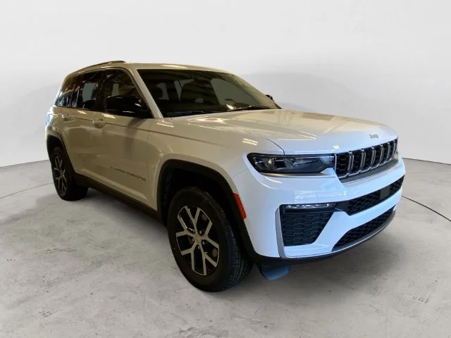 New 2026 White Jeep Limited image 7