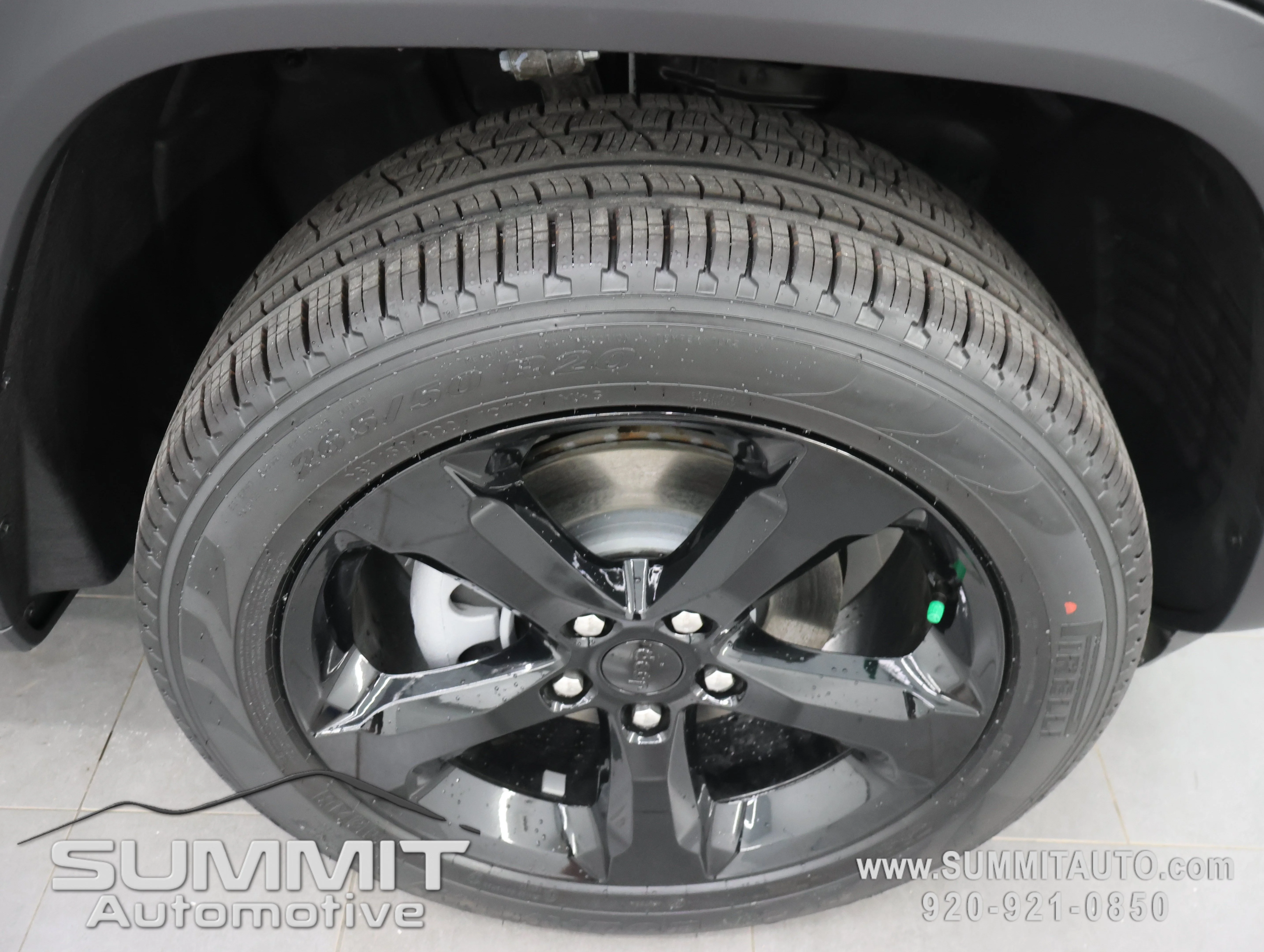New 2026 Diamond Black Crystal Pearlcoat Jeep Limited image 3