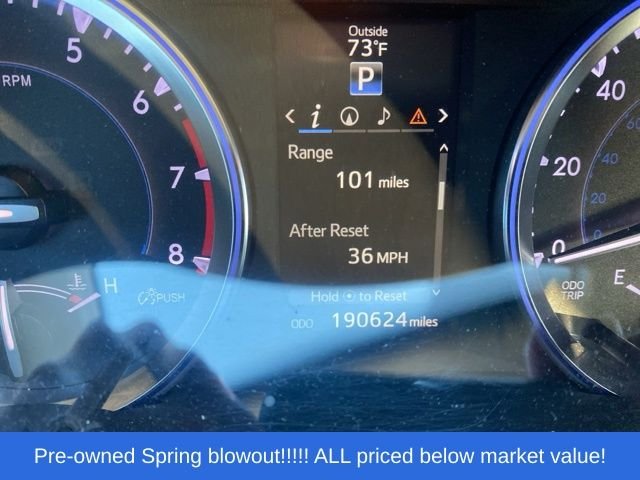 Used 2015 Silver Toyota XLE V6 image 19