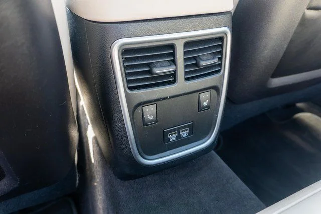 Used 2018 White Chrysler Limited image 13