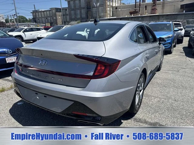 Used 2023 Silver Hyundai SEL image 6