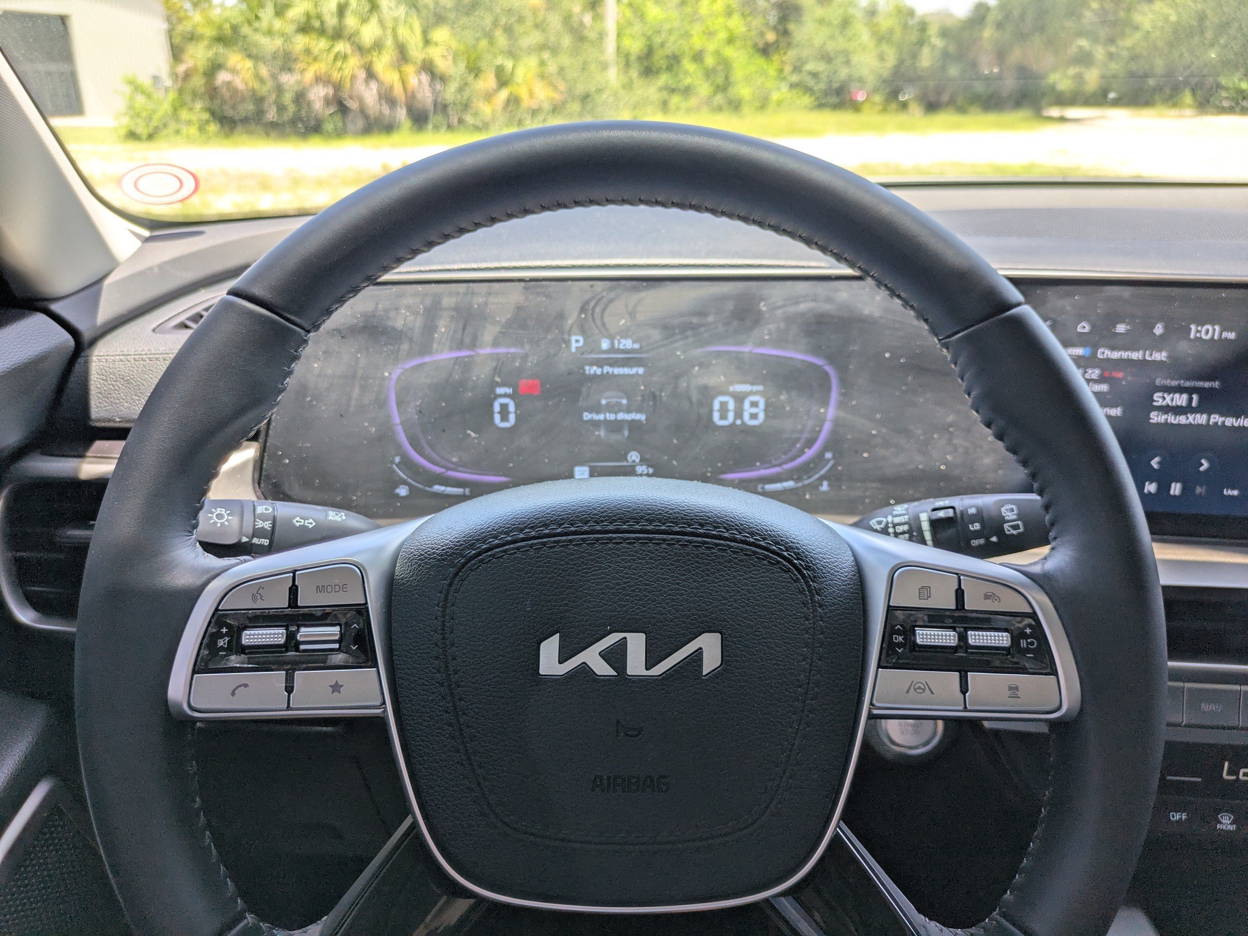 Used 2025 Glacial White Pearl Kia LX image 21