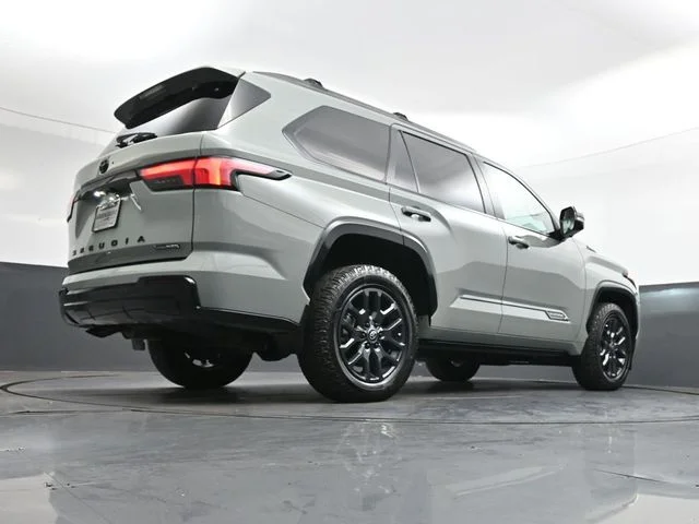 Used 2025 Lunar Toyota Platinum image 33