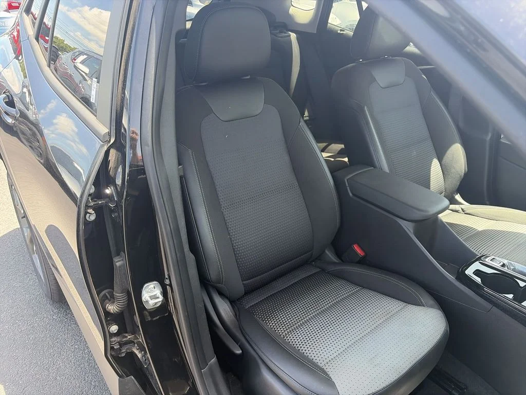 Used 2025 Black Chevrolet LT image 29