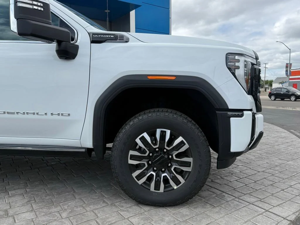 New 2026 Summit White GMC Denali Ultimate image 5