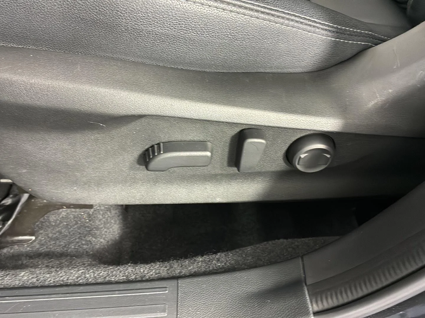 Used 2022 Magnetite Gray Metallic Subaru Premium image 25